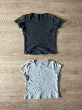 Brandy Melville Short Sleeve Tees - Black & Light Gray